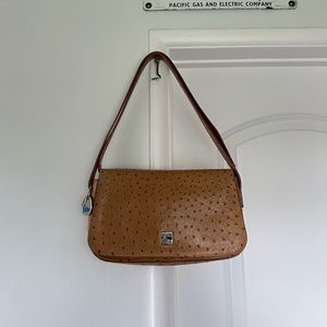 Beautiful vintage Dooney and Bourke purse🦆